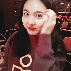 190117 가족사진찍기📸 V LIVE 나연 움짤 - 12p