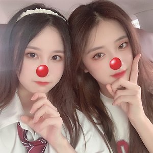 AKB48 Team SH 胡馨尹 후신인 샤오홍슈 吴怡婷 우이팅 웨이보