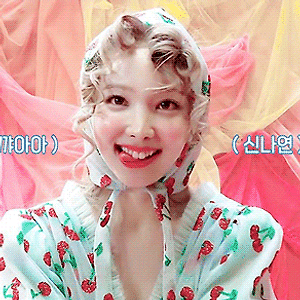 220708 "POP!" M/V Behind the Scenes EP.01 나연 움짤 - 7p