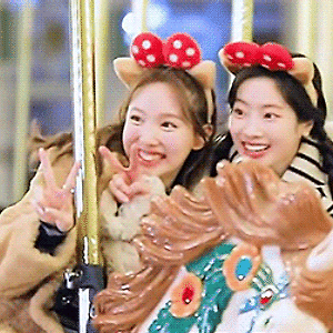 220225 TIME TO TWICE TDOONG Tour EP.02 나연 움짤 - 2p