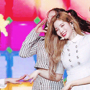 190223 뮤직뱅크 in 홍콩 YoY,TT,아모르파티 나연 움짤 - 22p