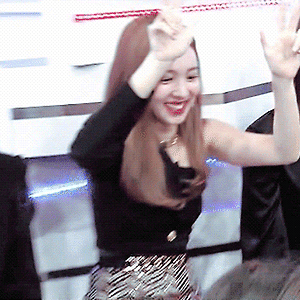 191122 MUSIC STATION Fake & True 나연 움짤 - 3p