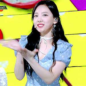 180420 뮤직뱅크 What is Love?, 1위, 인터뷰 나연 움짤 - 10p