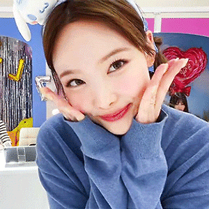 221020 #Happy_Chilland7Day MINI ONLINE LIVE🍭 나연 움짤 - 2p