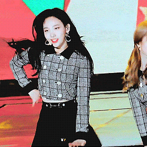 190123 가온 차트 시상식 YES or YES (cr.first rabbit) 나연 움짤 - 13p