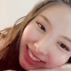 211110 잠깐 V LIVE 나연 움짤 - 7p