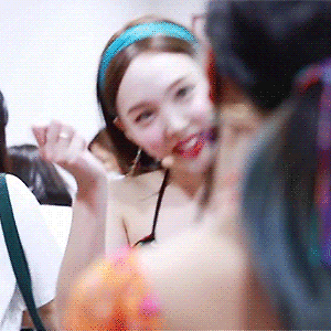 200709 TWICE TV “MORE & MORE” Comeback Week #3 나연 움짤 - 5p