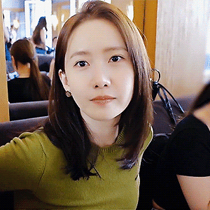 융-로그 | YOONA IN PARIS | 미융미융X파리 출장 브이로그✈️ (41 gifs)