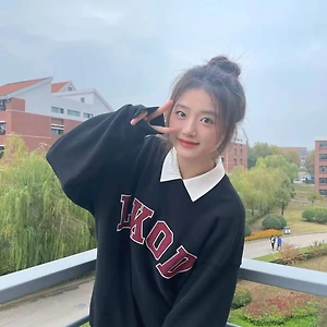 AKB48 TEAM SH 胡馨尹 후신인 대학 인터뷰