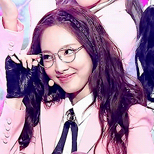 211113 음악중심 SCIENTIST 직캠 나연 움짤 - 1p