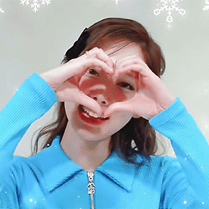 221216 @twice_tiktok_officialjp 틱톡 나연 움짤 - 1p