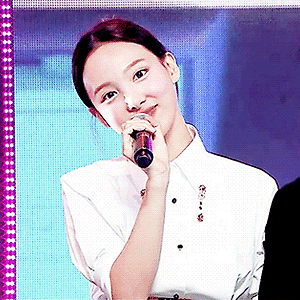 201104 쇼챔피언 I CAN'T STOP ME, 1위 나연 움짤 - 2p