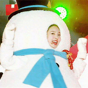 201225 가요대전 Merry & Happy 나연 움짤 - 5p