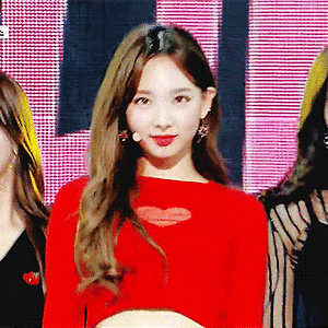 171125 음악중심 LIKEY 나연 움짤 - 4p