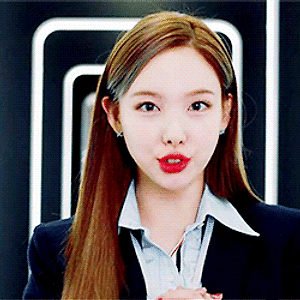 211025 TWICE "Formula of Love: O+T=<3" Opening Trailer  나연 움짤 - 2p