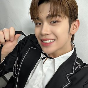 230810
