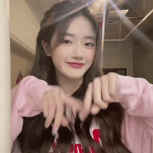 AKB48 TEAM SH 胡馨尹 후신인 도우인 웨이보 움짤