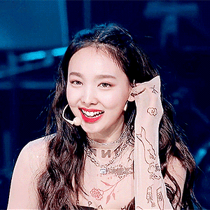 181202 열린 음악회 나연 움짤 - 14p