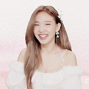 180801 코리아 뮤직 페스티벌  나연 움짤 - 29p