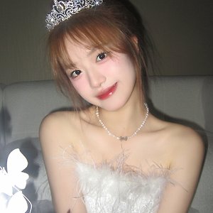 [胡馨尹/후신인] 작은 나비 후신인 웨이보