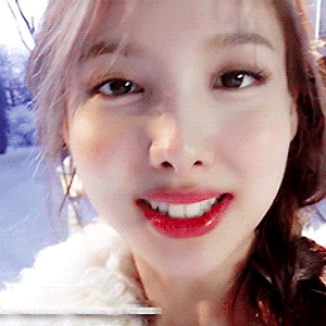 211207 『Doughnut』Information Video 나연 움짤 - 1p