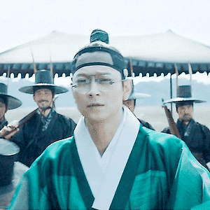 군도 조윤 gif 77