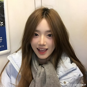 [胡馨尹/후신인] 작은 나비 후신인 웨이보