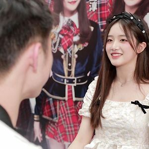AKB48 TEAM SH 웨이보 胡馨尹 후신인  악수회