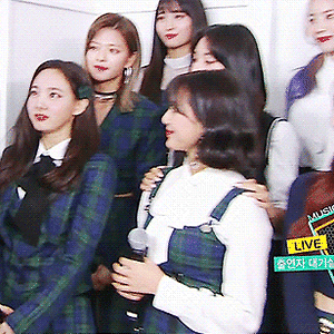 181116 뮤직뱅크 인터뷰, YES or YES 나연 움짤 - 4p