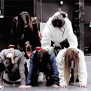 201231 TWICE TV “2020 MAMA” EP.02 나연 움짤 - 1p