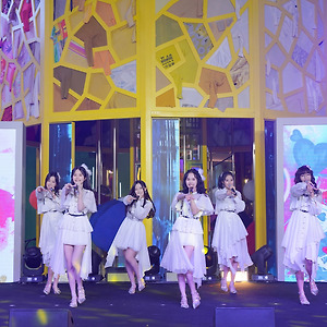AKB48 TEAM SH 웨이보 胡馨尹 후신인
