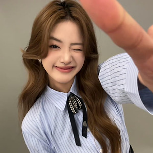 [胡馨尹/후신인] 작은 나비 후신인 웨이보