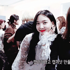 190215 TWICE TV "KBS 가요대축제" 나연 움짤 - 27p