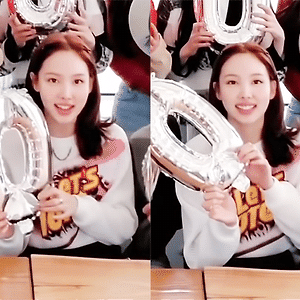 210410 MESSAGE FROM TWICE 나연 움짤 - 1p