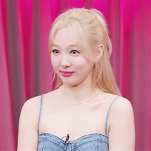 220627 빈틈있지 나연 움짤 - 1p