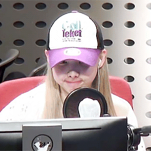 220628 비투비의 키스더라디오 나연 움짤 - 3p