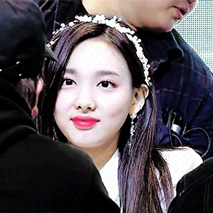 180421 여의도 팬사인회 (vid cr.나연이랑) 나연 움짤 - 3p