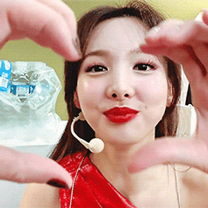 191226 NAYEON by MOMO 나연 움짤 - 5p