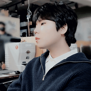 별(Dear) M/V Behind