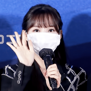 210131 서울가요대상 레드카펫 나연 움짤 - 1p