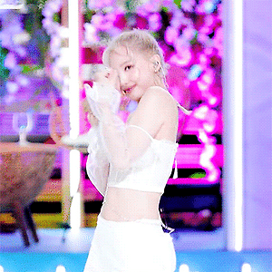 220626 인기가요 POP! 안방1열 직캠 나연 움짤 - 7p