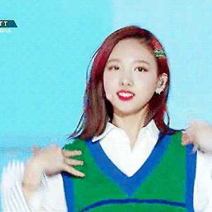 161118 뮤직뱅크 TT 나연 움짤 - 1p