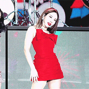 191225 가요대전 YoY + DTNA 직캠 나연 움짤 - 1p