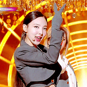 201030 뮤직뱅크 I CAN'T STOP ME 나연 움짤 - 4p