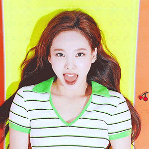 「HAPPY HAPPY」M/V 나연 움짤 - 2p