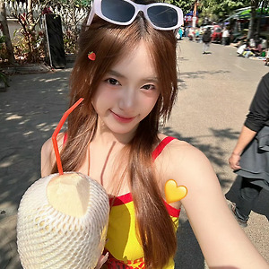 [胡馨尹/후신인] 작은 나비 후신인 웨이보