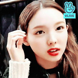 191211 필터짱짱 V LIVE 나연 움짤 - 16p