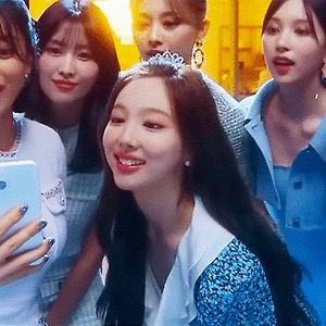230217 LDF 오리지널 시리즈 트와이스 편 LDF TIMES EP 02. 나연 움짤 - 1p