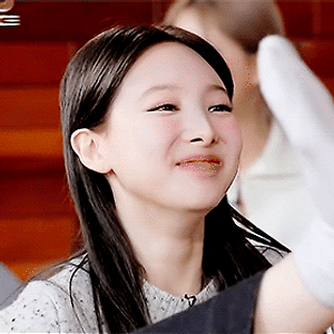 230203 TIME TO TWICE TWICE New Year 2023 EP.03 나연 움짤 - 3p