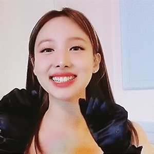 230215 TWICE "MOONLIGHT SUNRISE" M/V Behind the Scenes EP.02 나연 움짤 - 2p